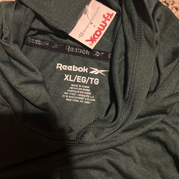 Thin green Reebok pullover - Picture 2 of 4